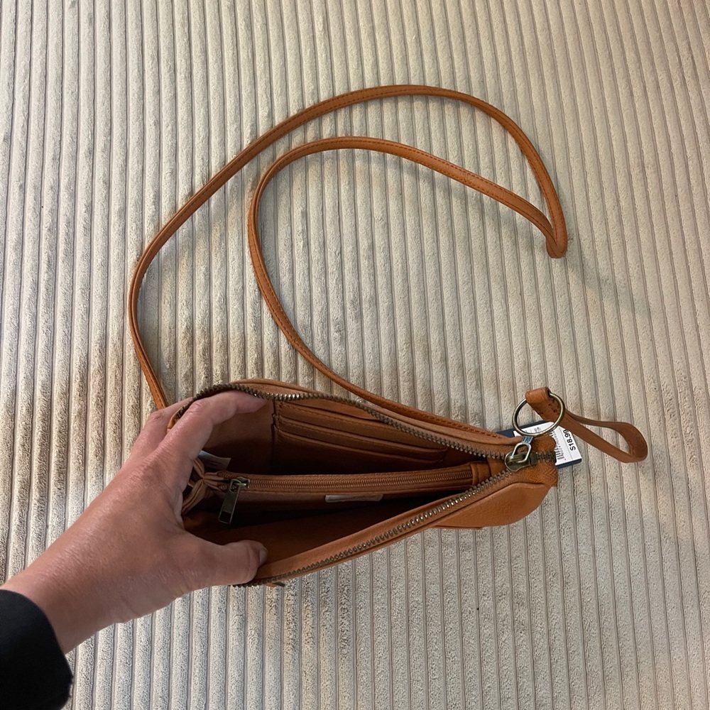 NWT Universal Thread Brown Cognac Faux Leather Crossbody Bag w Adjustable Strap - Picture 3 of 5
